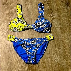 Flower red and yellow bikini